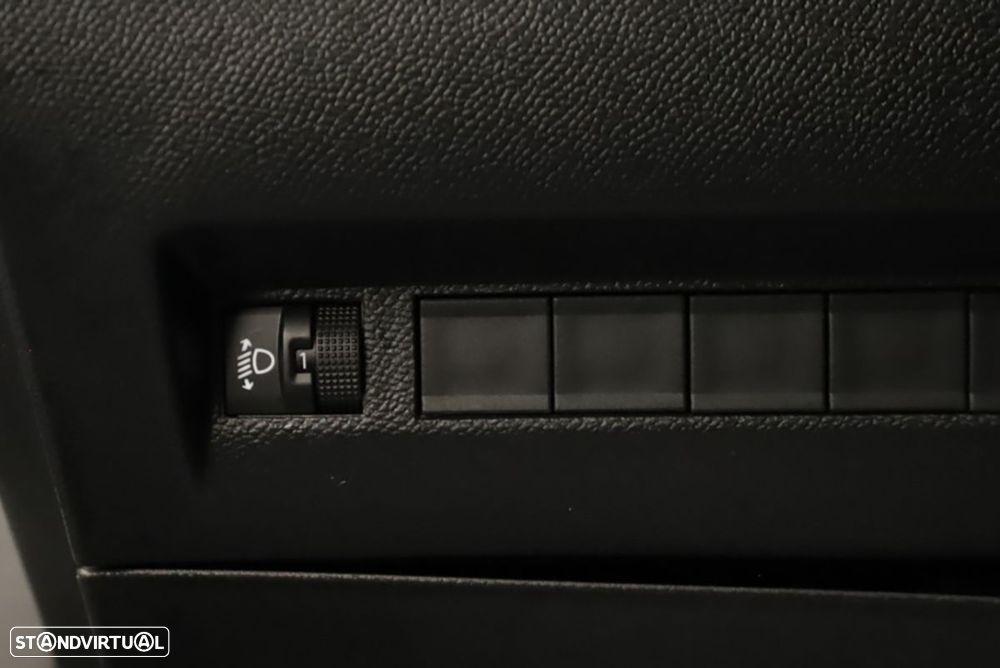 Peugeot e-2008 50 kWh Allure - 20