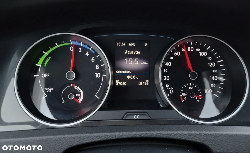 Volkswagen Golf - 18