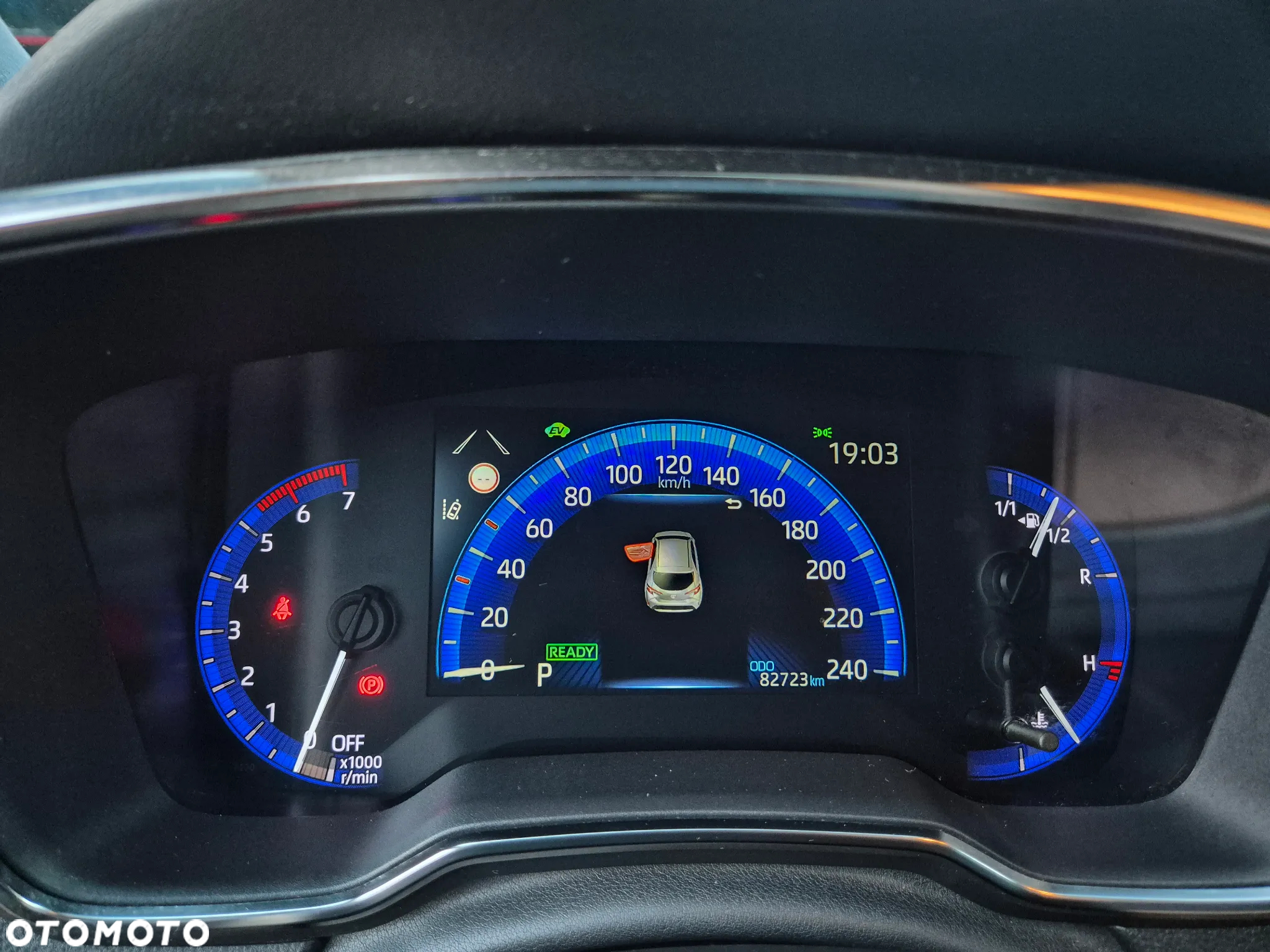 Toyota Corolla 1.8 Hybrid Comfort - 22