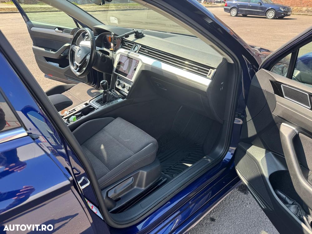 Volkswagen Passat 2.0 TDI R Executive - 9