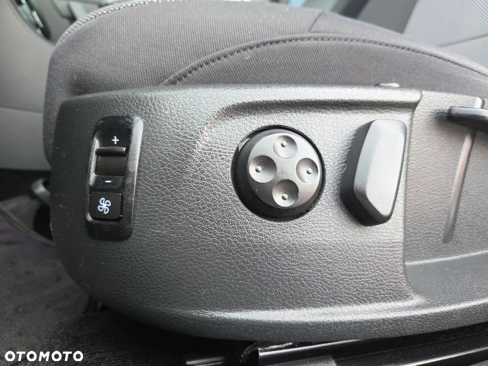 Volkswagen Passat 1.4 TSI BlueMotion Technology Highline - 27