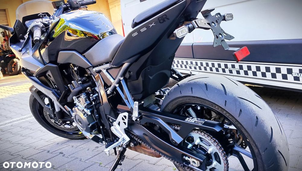 Suzuki GSX - 7