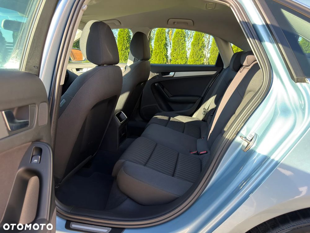 Audi A4 Limousine 1.8 TFSI Ambiente - 32