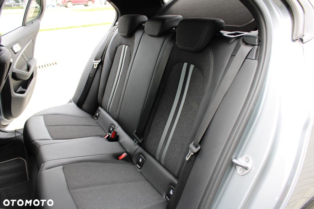 BMW Seria 1 120d xDrive Luxury Line - 32