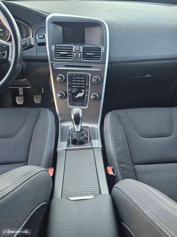 Volvo XC 60 2.0 D4 Dynamic Edition - 17