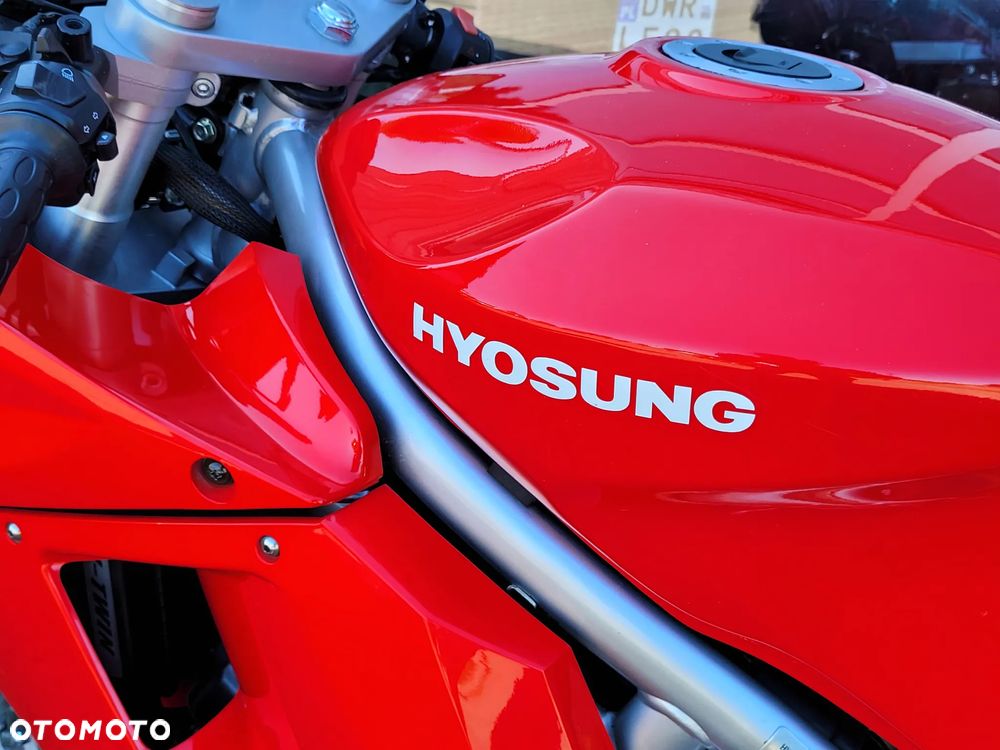 Hyosung GT - 9