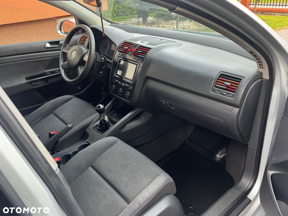 Volkswagen Golf - 8