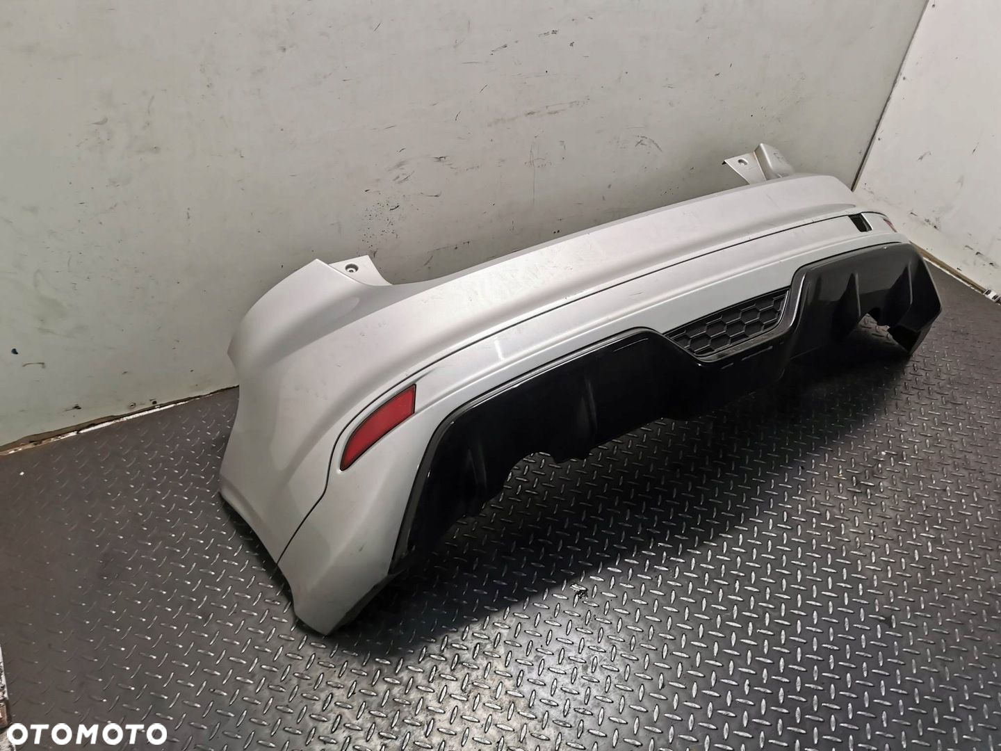 ZDERZAK TYL FOCUS MK3 5B HB ST LINE KOD OB - 4
