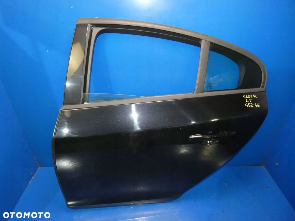 VOLVO S60 II SEDAN DRZWI LEWY TYŁ TYLNE KOMPLETNE - 1