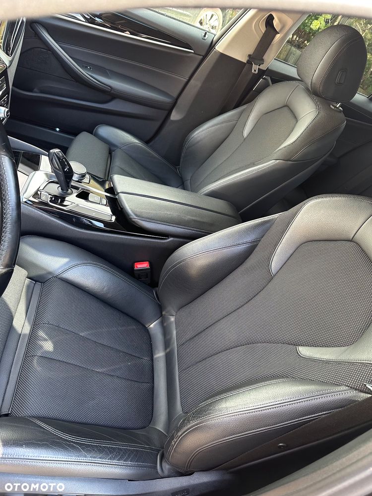 BMW Seria 5 520d Sport Line - 19