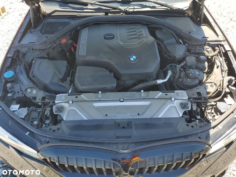 BMW Seria 3 330i M Sport - 11