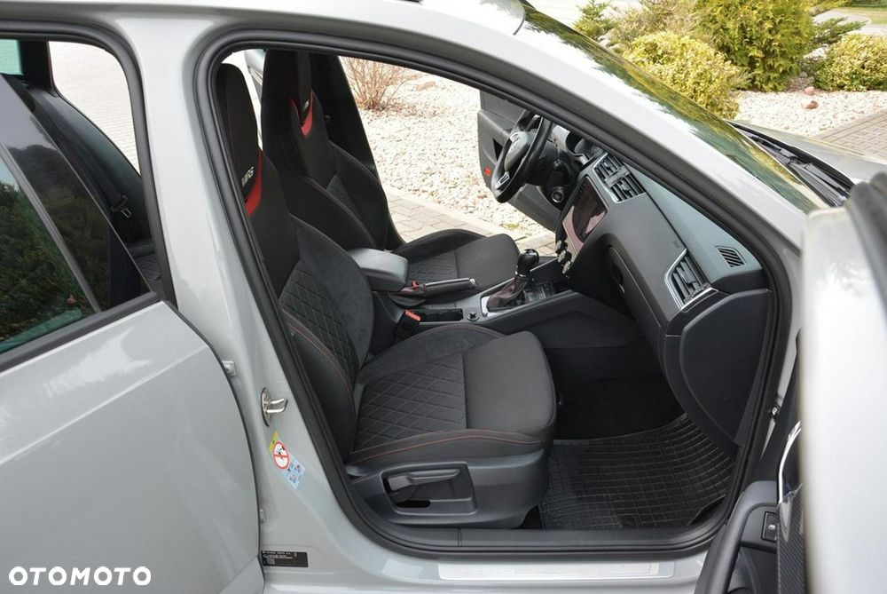 Skoda Octavia 2.0 TSI RS 230 DSG - 17
