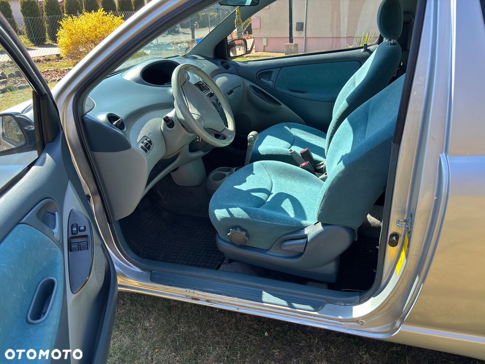 Toyota Yaris - 20