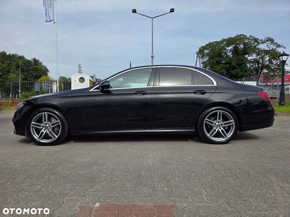 Mercedes-Benz Klasa E 200 4Matic 9G-TRONIC AMG Line - 5