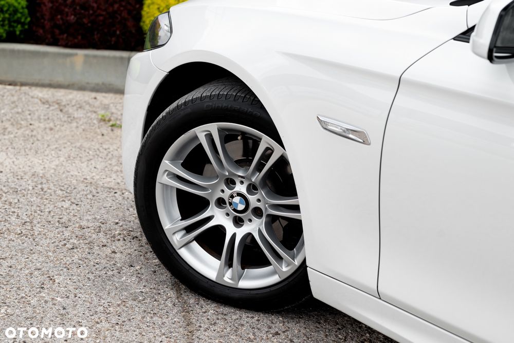 BMW Seria 5 520d Sport-Aut - 12