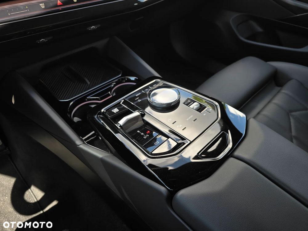 BMW Seria 5 520d xDrive mHEV M Sport - 28