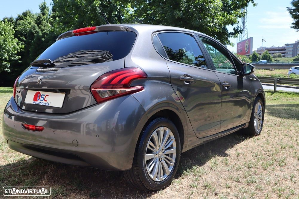 Peugeot 208 1.2 PureTech Style - 6