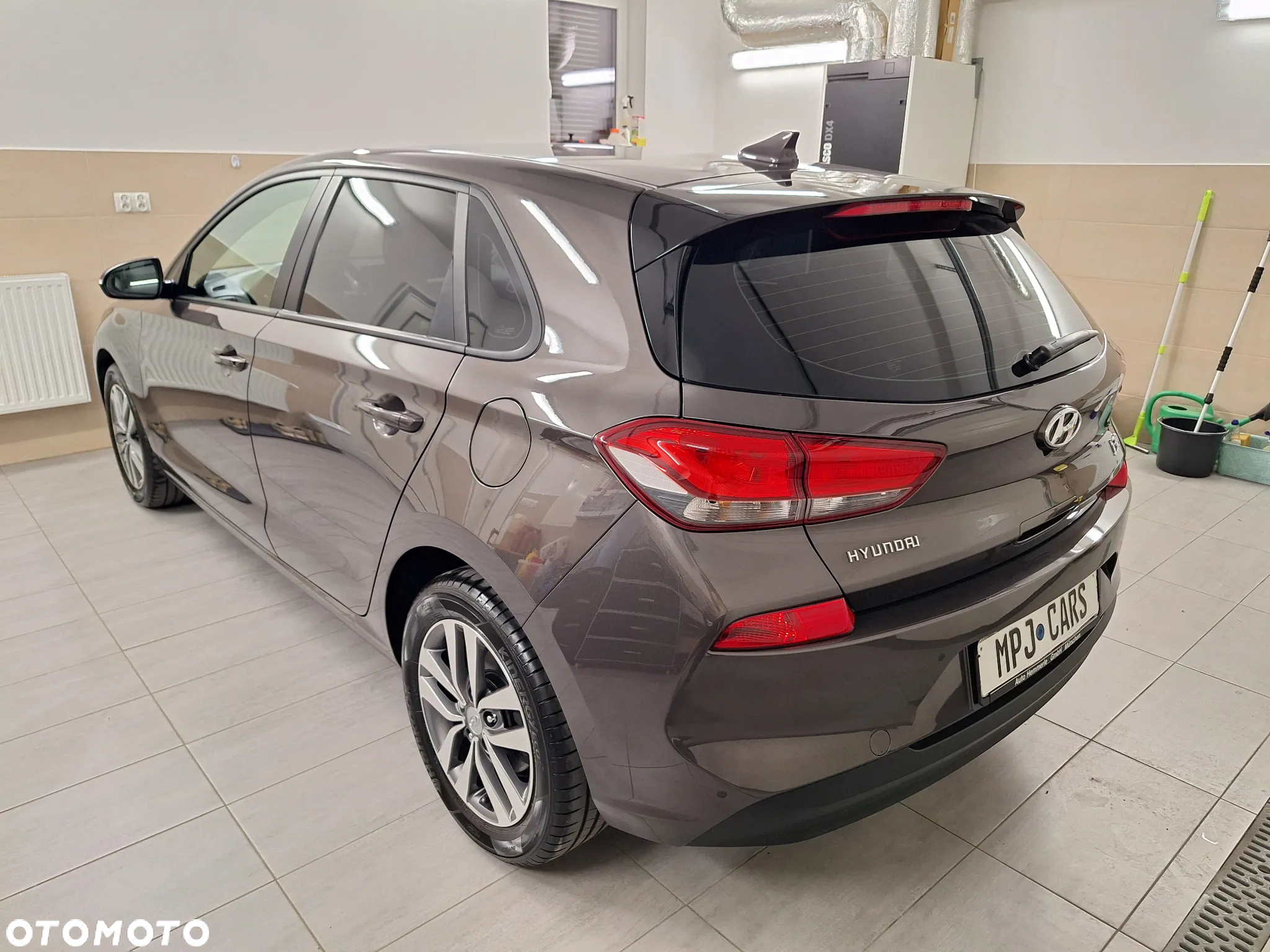 Hyundai i30 1.4 T-GDI DCT Premium - 9