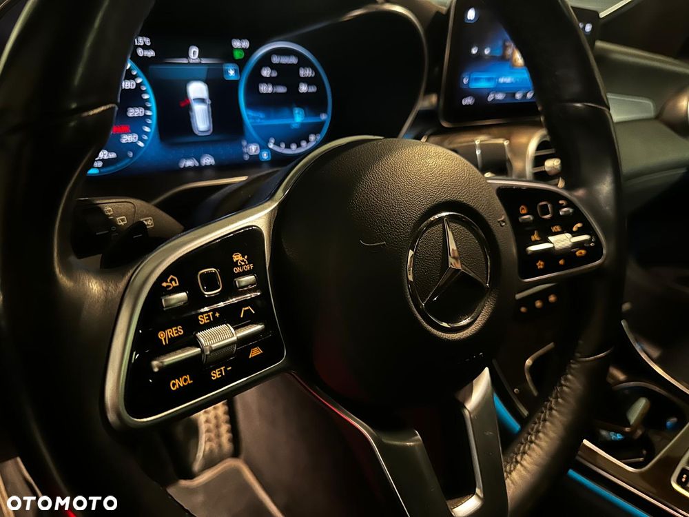 Mercedes-Benz GLC 300 4Matic 9G-TRONIC AMG Line Plus - 17