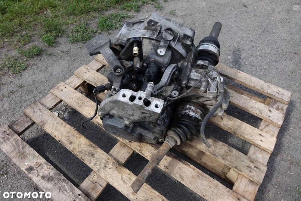 SKRZYNIA BIEGÓW MANUALNA JCR BXE GQQ 5B VW AUDI A3 8P 1.9 TDI JCR BXE GQQ - 4