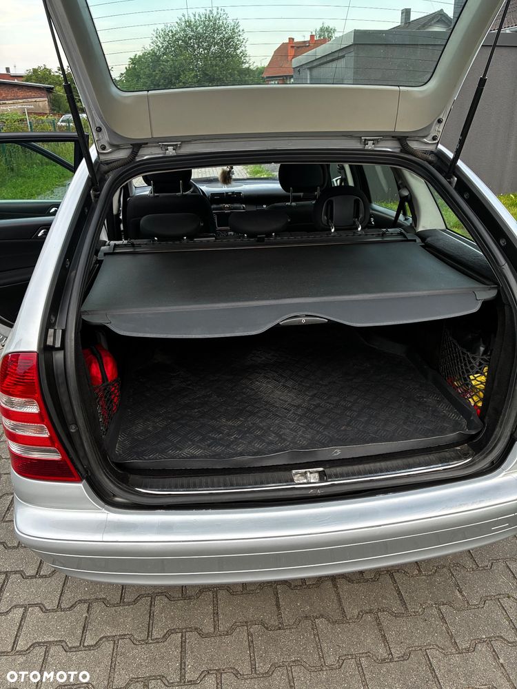 Mercedes-Benz Klasa C 180 Kompressor Automatik Classic Sport Edition - 12