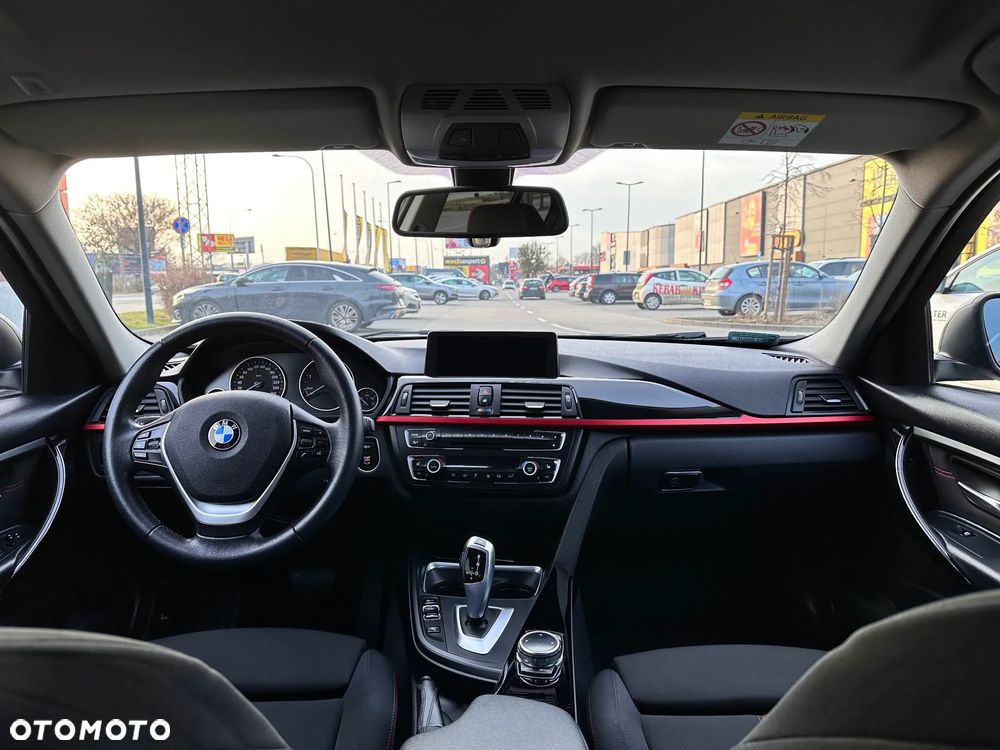 BMW Seria 3 320d Sport Line - 13