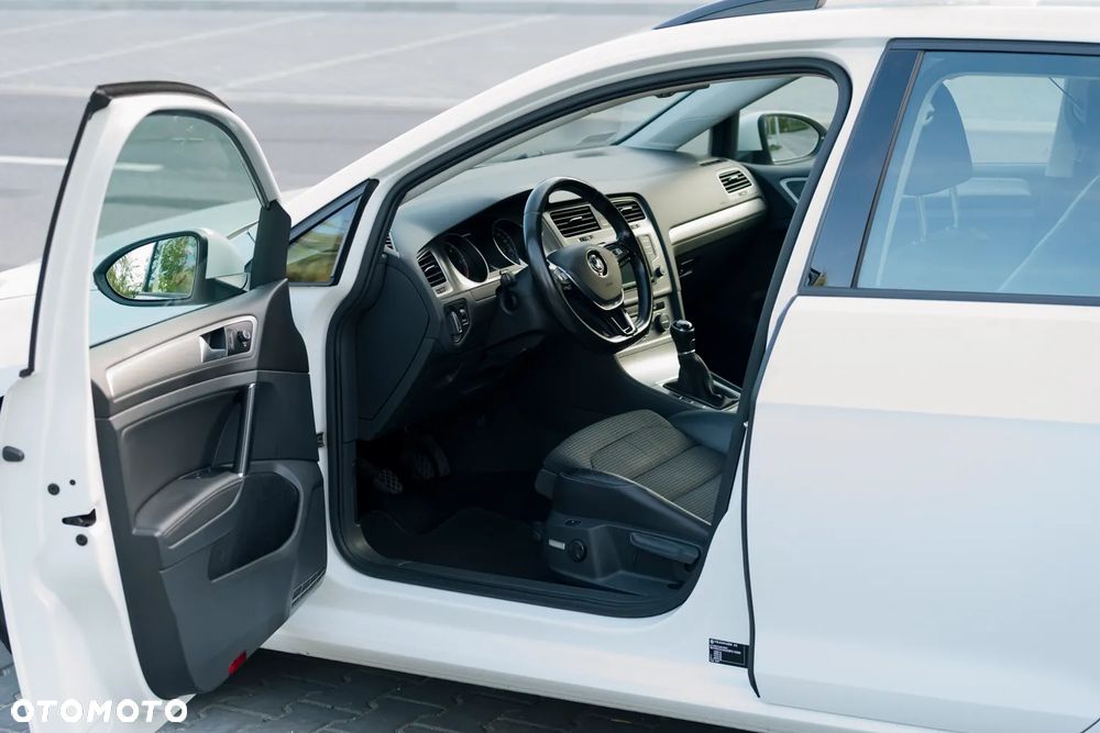 Volkswagen Golf - 15