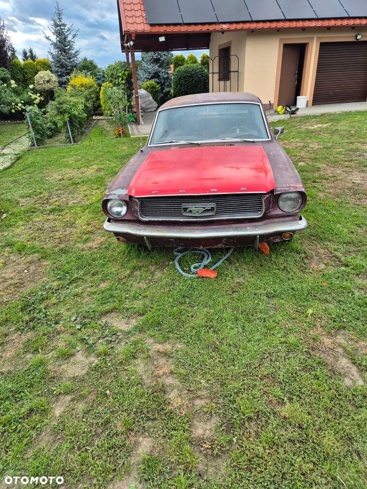 Ford Mustang - 4