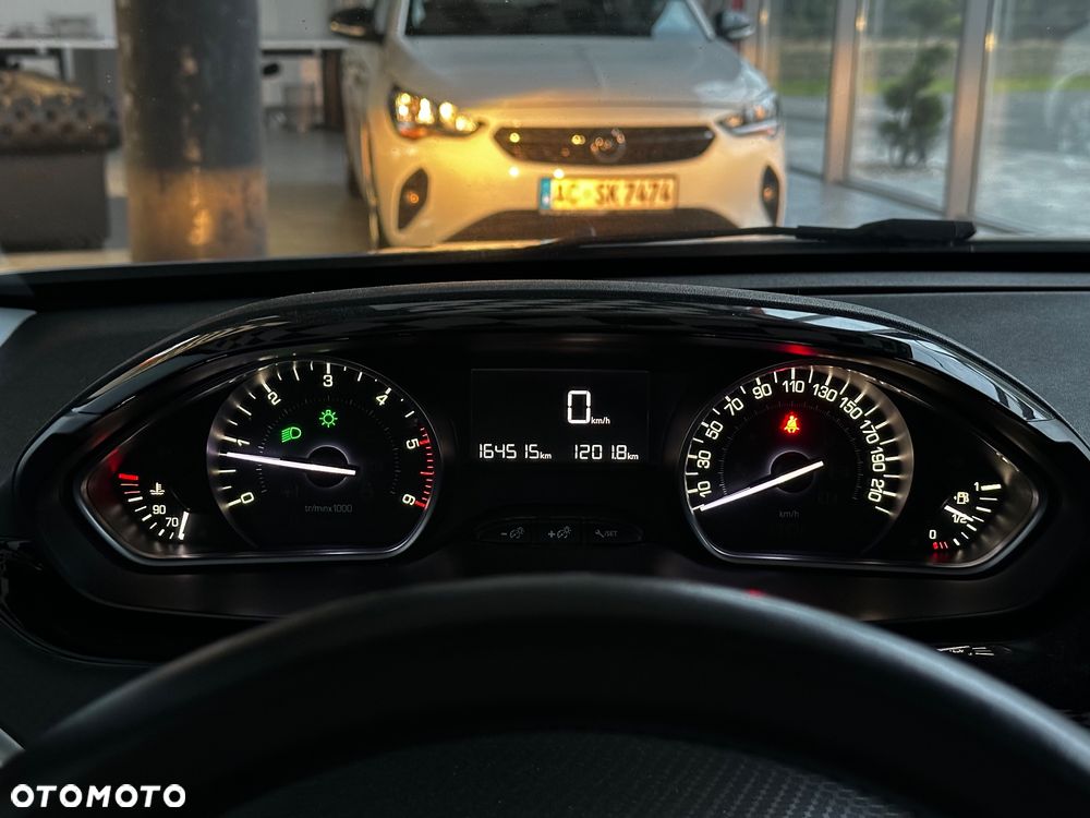 Peugeot 2008 1.6 BlueHDi Style - 21