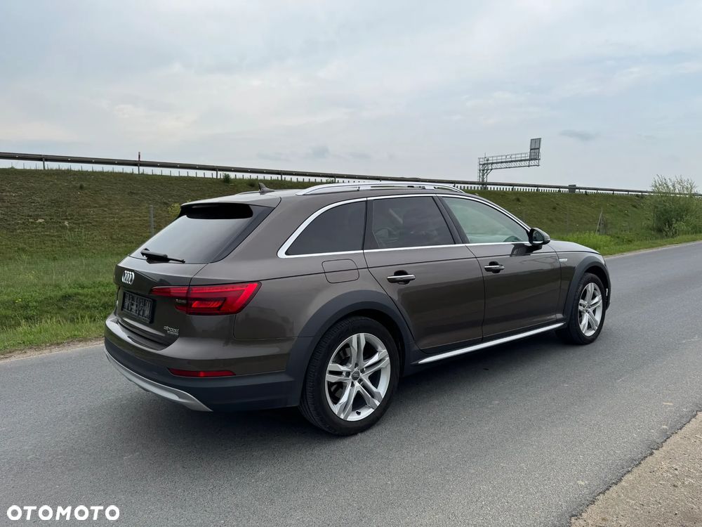 Audi A4 Allroad 2.0 TDI Quattro S tronic - 35