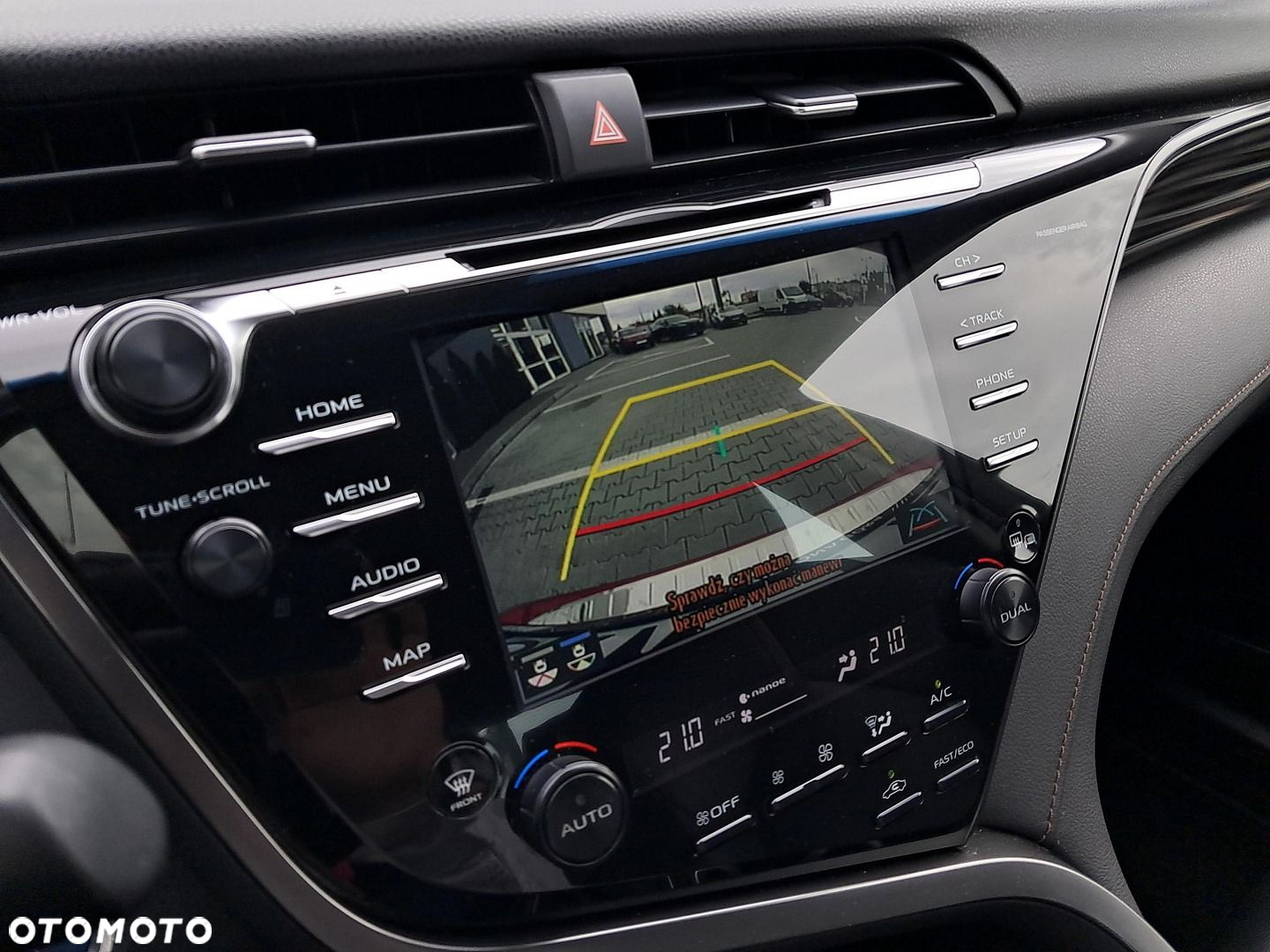 Toyota Camry - 23