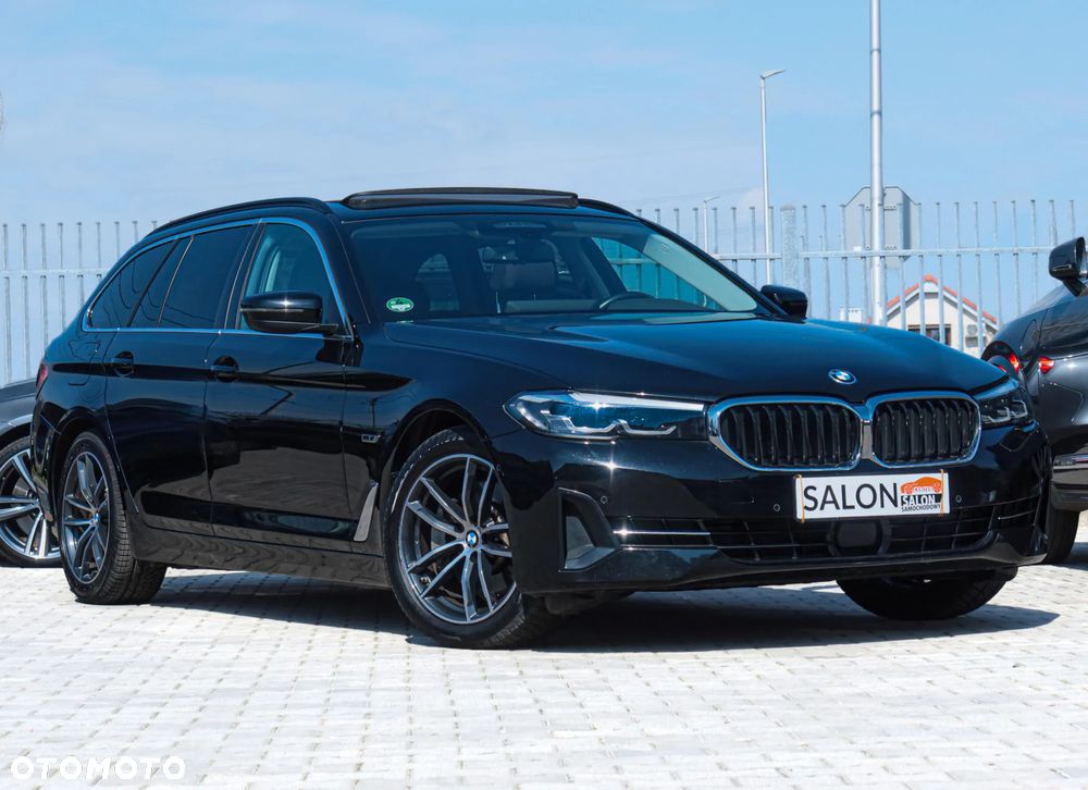 BMW Seria 5 530e sport - 32