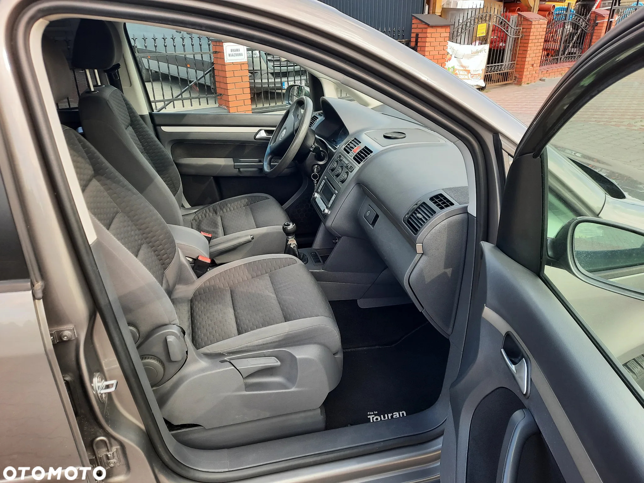 Volkswagen Touran 1.9 TDI Conceptline - 12