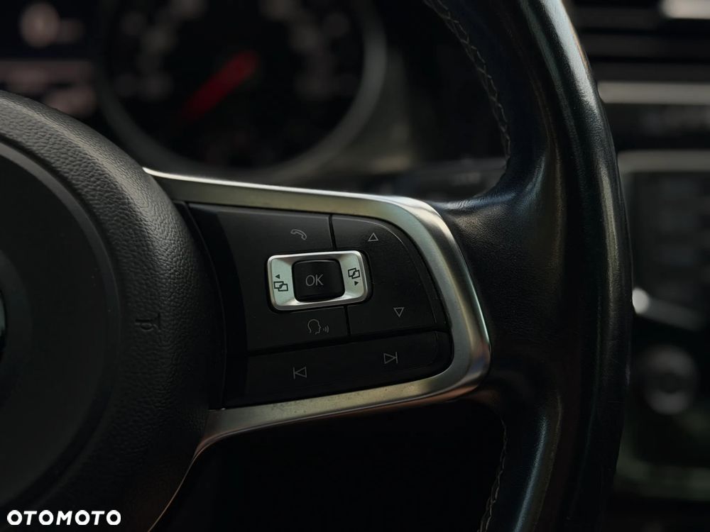 Volkswagen Golf - 27