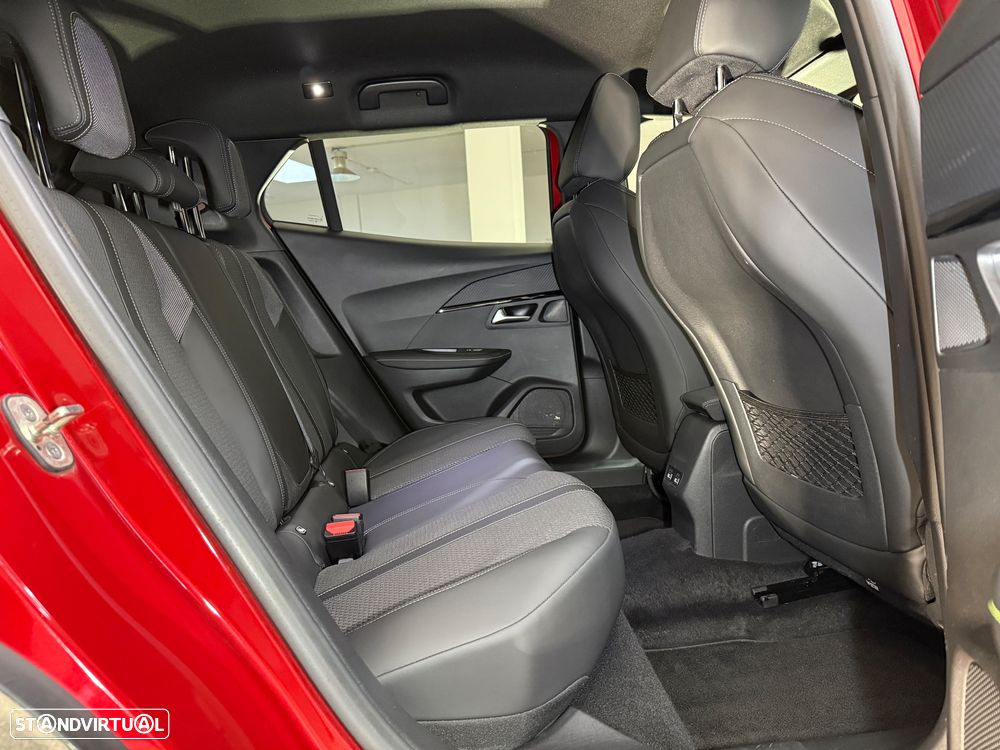 Peugeot 2008 1.2 PureTech GT Line EAT8 - 26