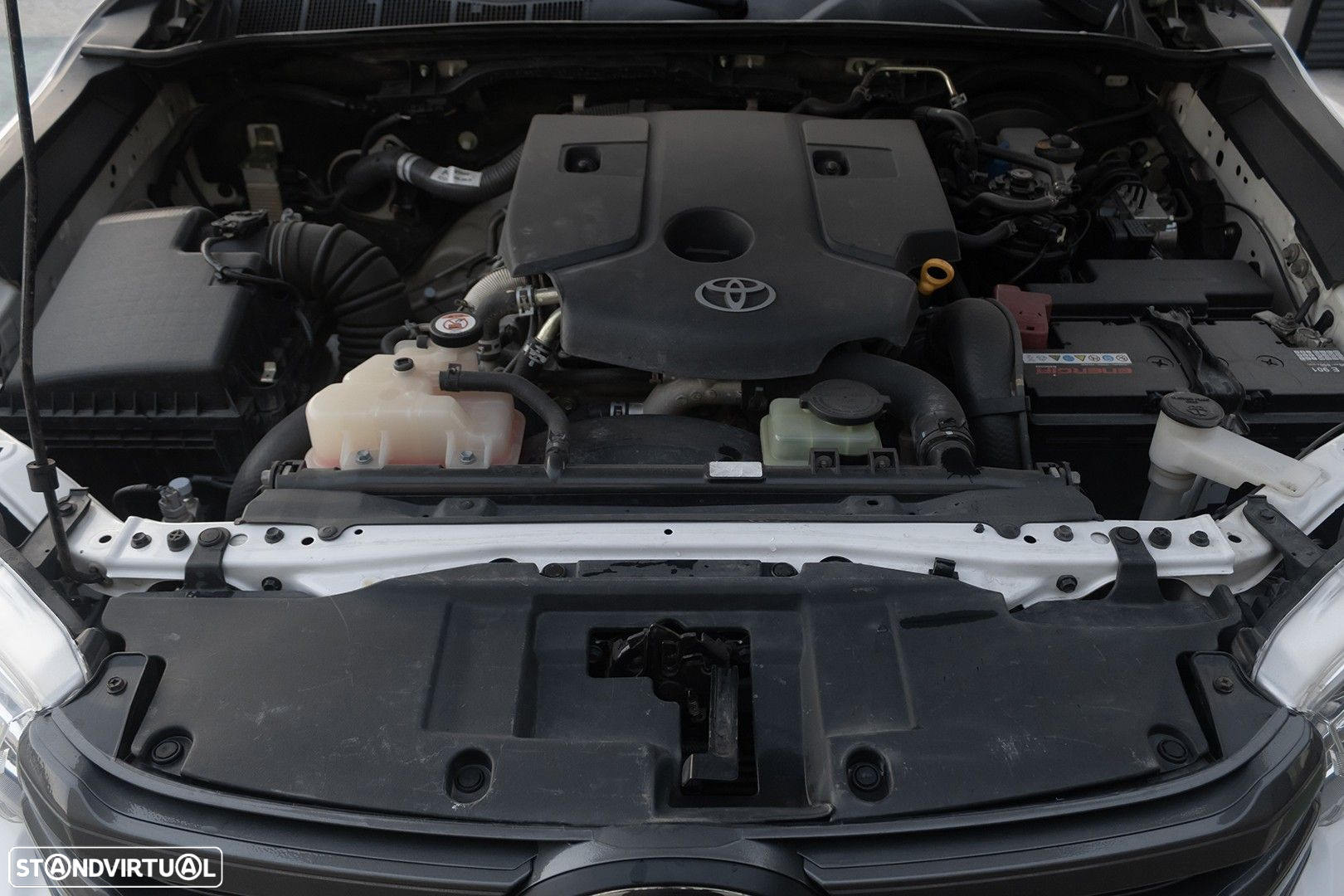 Toyota Hilux 2.4 D-4D 4WD CD CM - 21