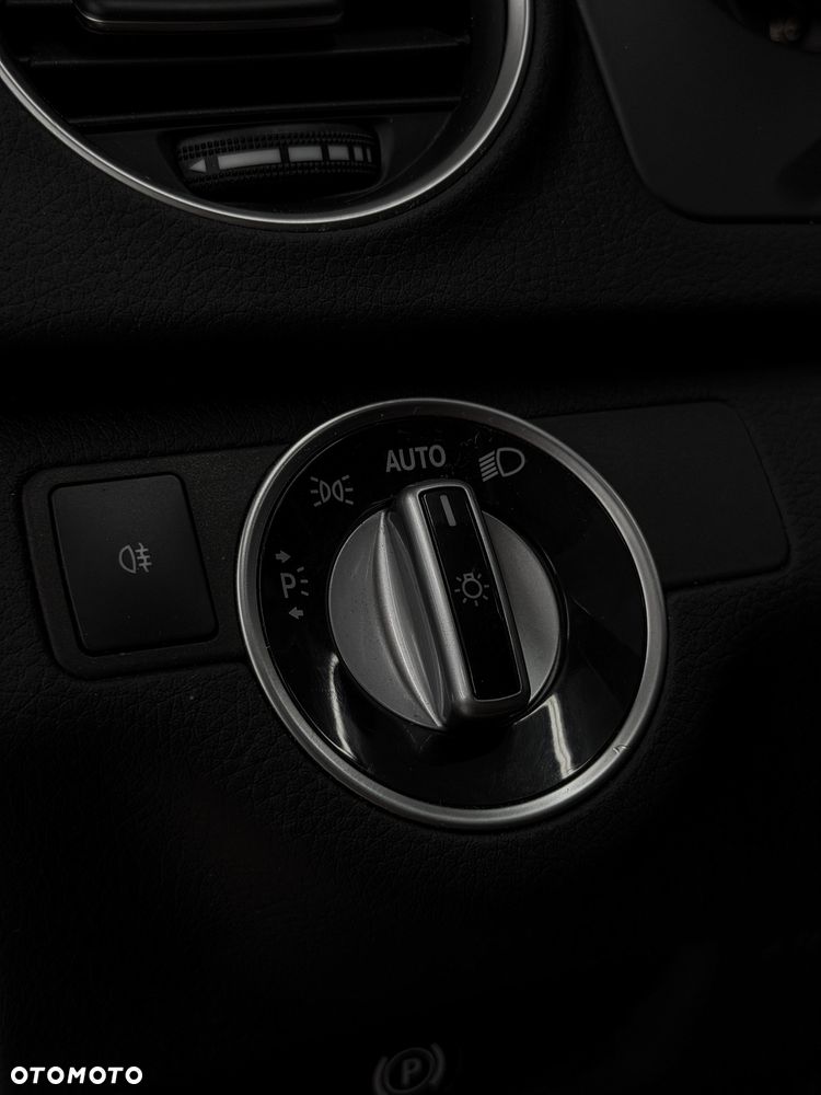 Mercedes-Benz Klasa C 350 (BlueEFFICIENCY) 7G-TRONIC Avantgarde - 17