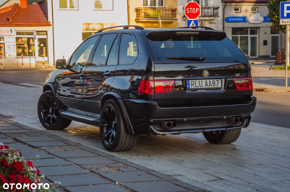 BMW X5 4.4i - 5