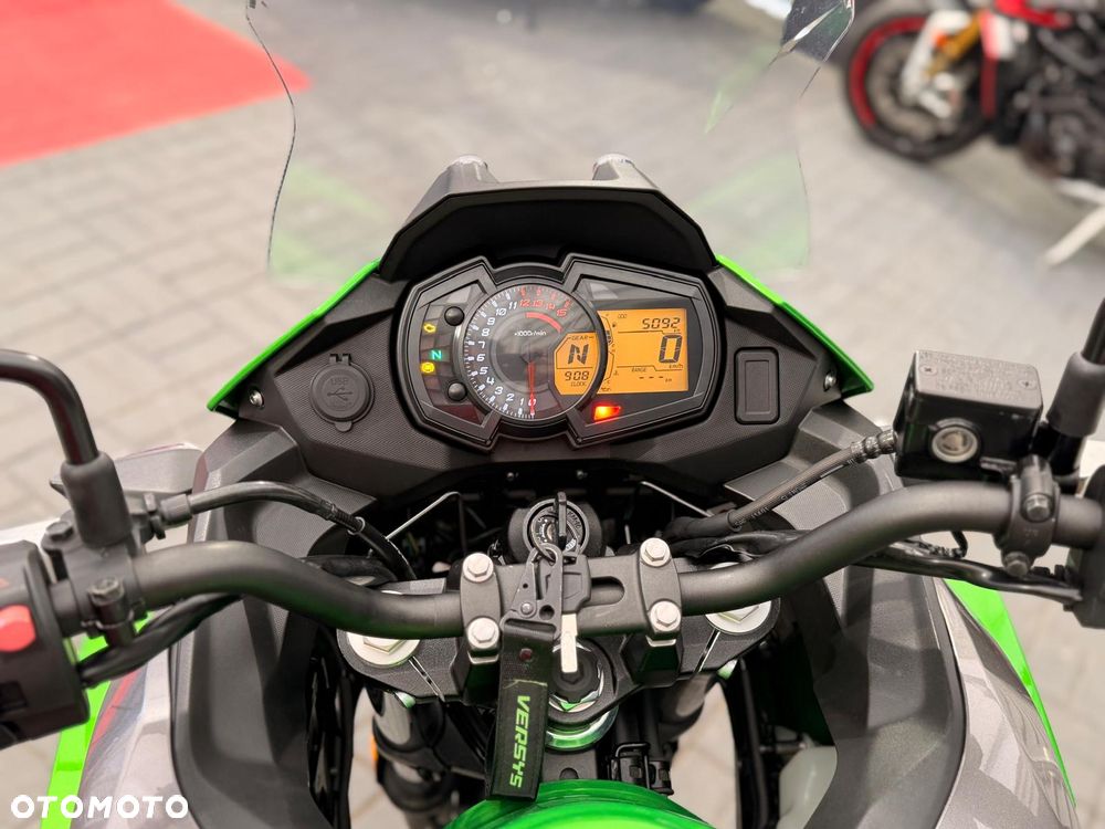 Kawasaki Versys-X 300 - 8