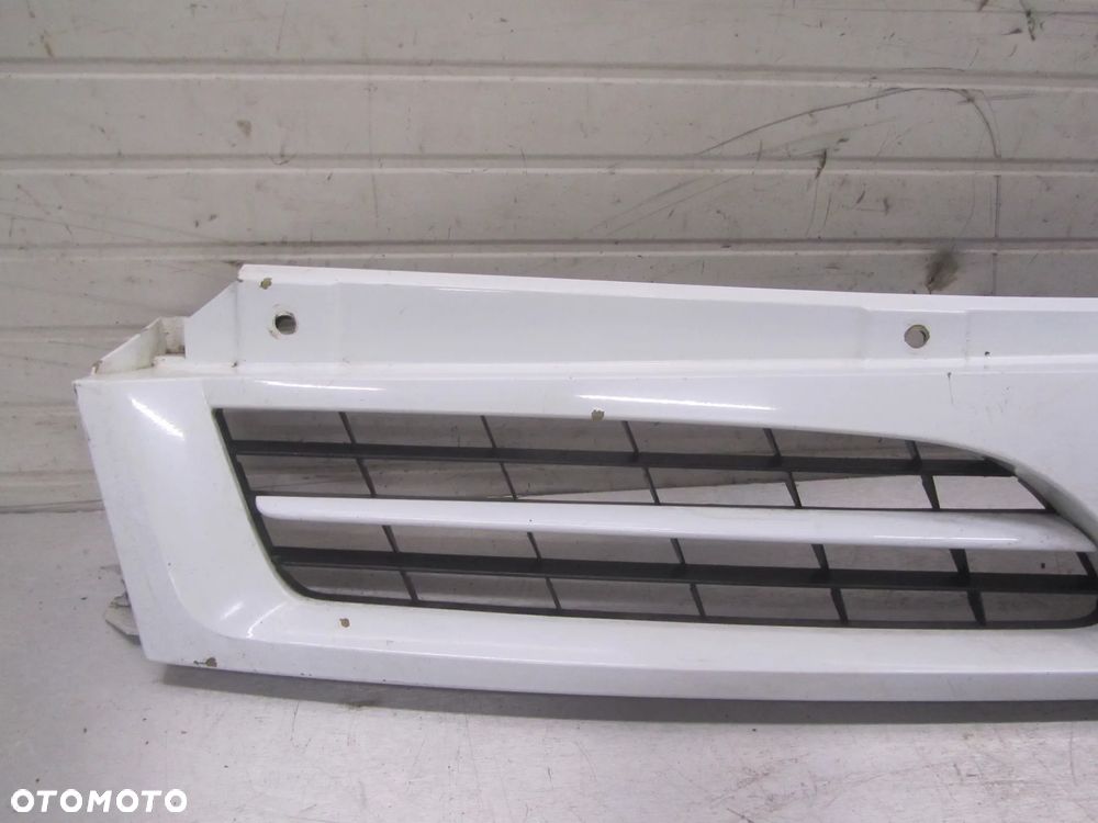 Grill-Atrapa Nissan 2006r- - 3