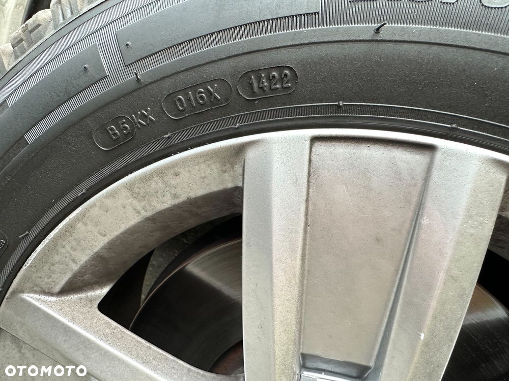 komplet oryginalnych kół do VW T5 T6 17" R 17  opony letnie i zimowe - 5