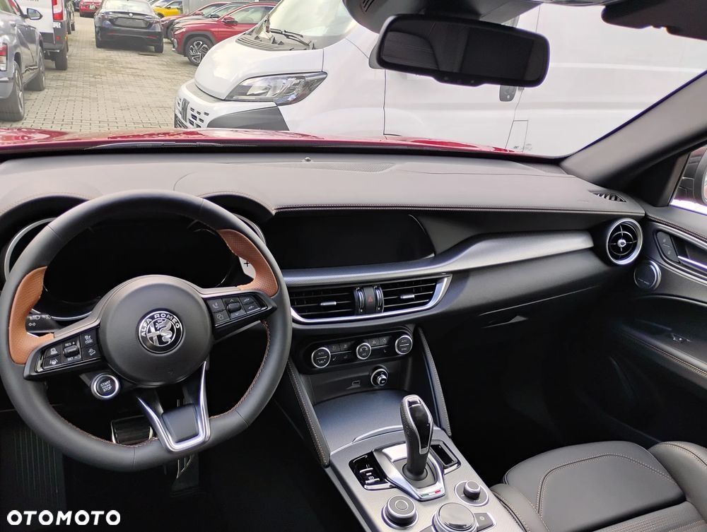 Alfa Romeo Stelvio 2025