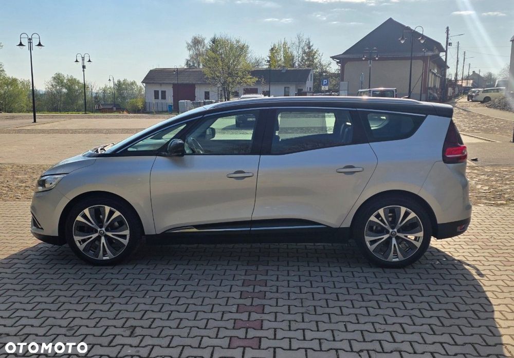 Renault Grand Scenic - 8