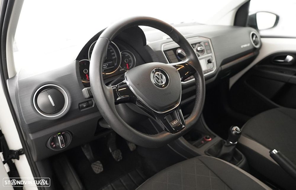 VW Cross Up! 1.0 - 6