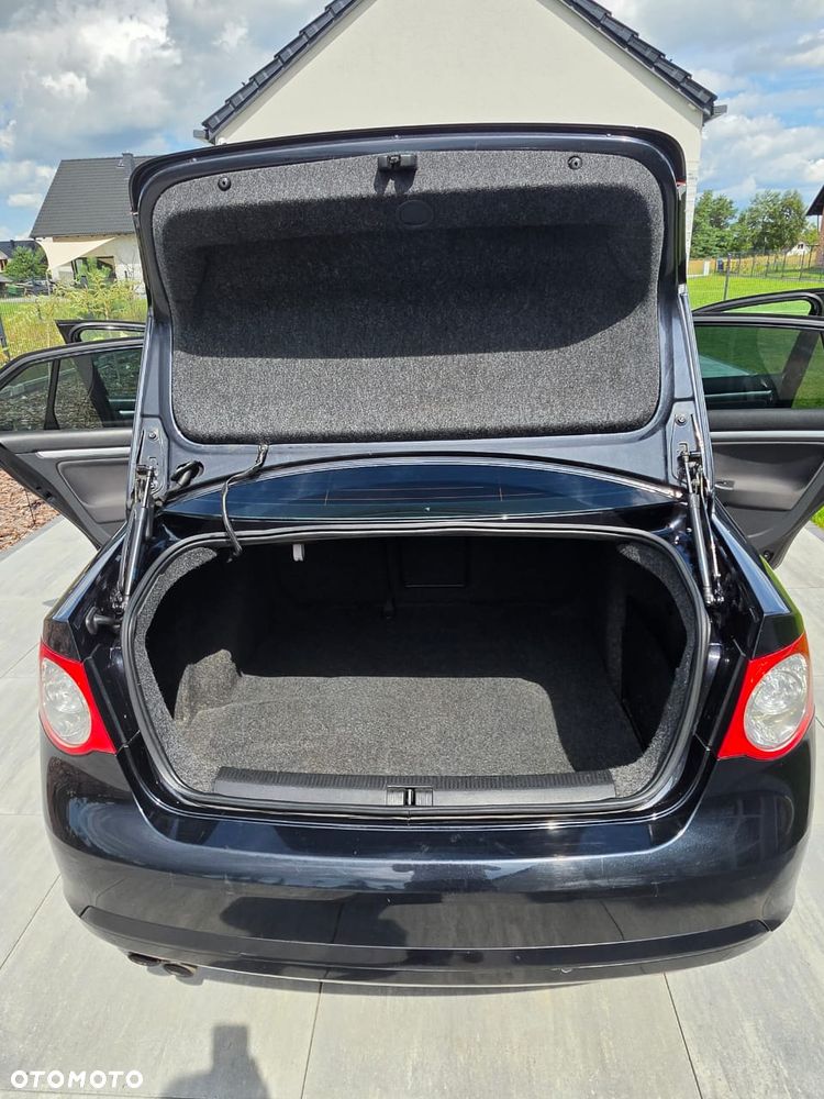 Volkswagen Jetta 2.0 TDI DPF Comfortline - 17