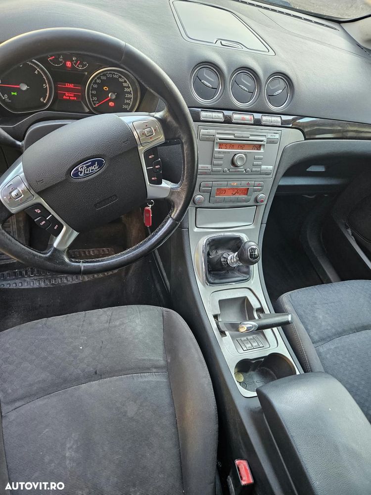 Ford Galaxy 2.0 TDCi DPF Ghia - 13