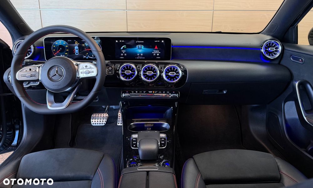 Mercedes-Benz Klasa A 180 d AMG Line 7G-DCT - 14