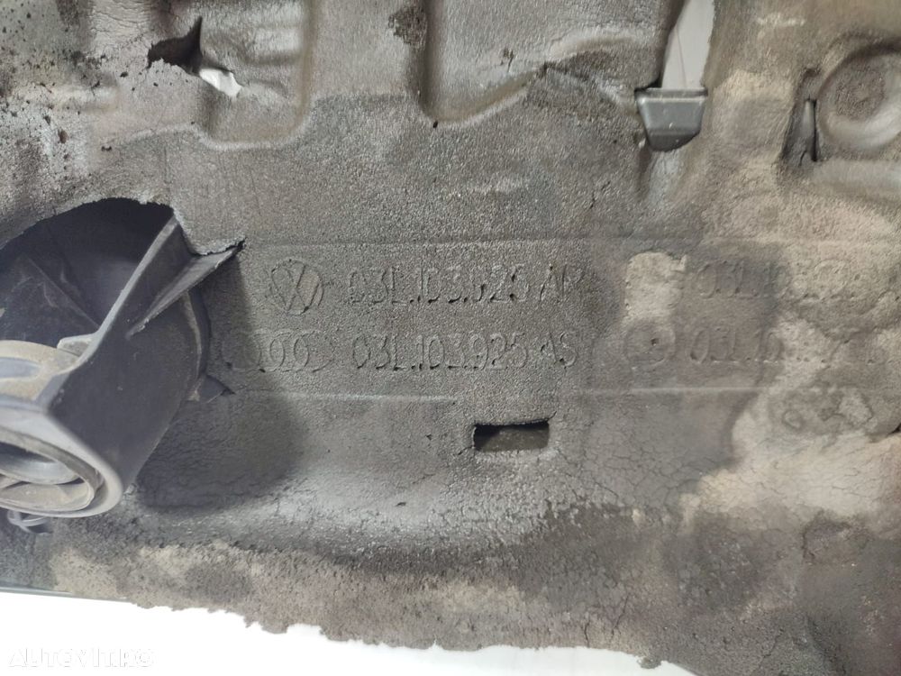 Capac motor 1.6 tdi cay 03l103925ar Audi A1 8X  [din 2010 pana  2014] - 3