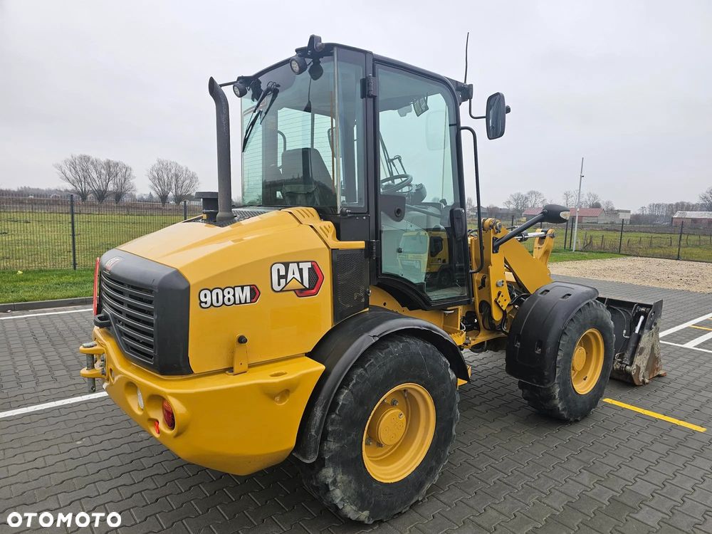 Caterpillar 908M - 4
