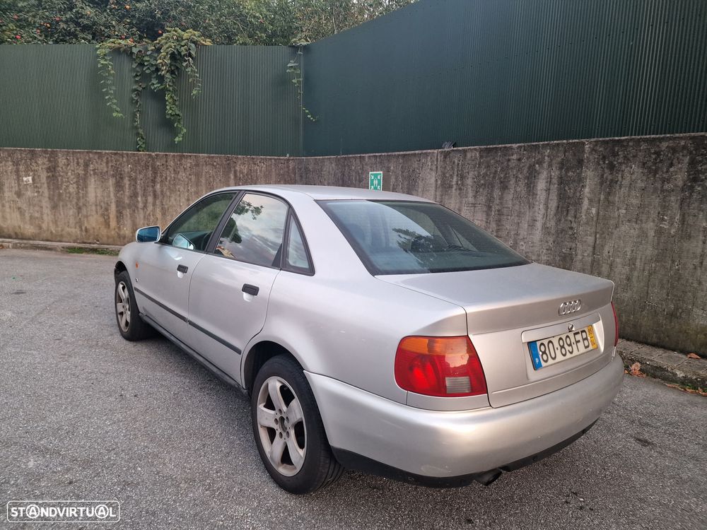 Audi A4 1.6 Plus - 2